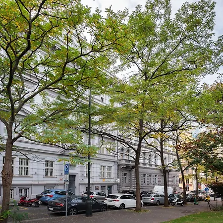 Cozy Near Wenceslas Square דירה